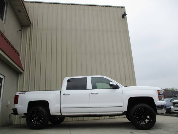 LIFTED 2 OWNR 2014 CHEVY SILVERADO 1500 CREW 4X4 NEW 33X12.50 MTS L@@K for sale in KERNERSVILLE, NC – photo 2