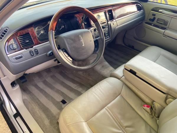 2010 Lincoln Town Car Signature Limited for sale in Weatherford, OK – photo 6