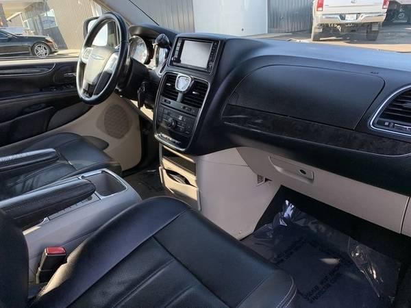 2012 Chrysler Town Country Touring Tv/DVD 3rd Row Leather V6 We Fina for sale in Canton, OH – photo 15
