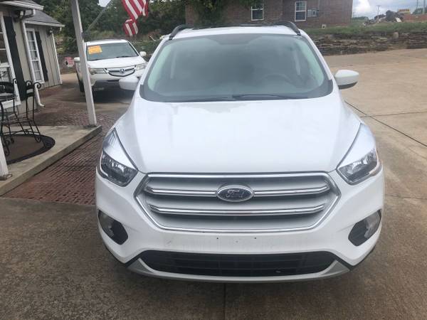 2018 Ford Escape SE 4dr SUV suv White - cars & trucks - by dealer -... for sale in Springdale, MO – photo 3