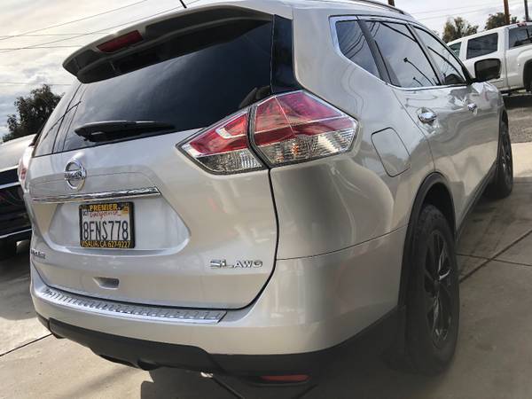 15 Nissan Rogue SL 4WD, Leather, NAV, Panorama Roof, Must see/Drive... for sale in Visalia, CA – photo 3
