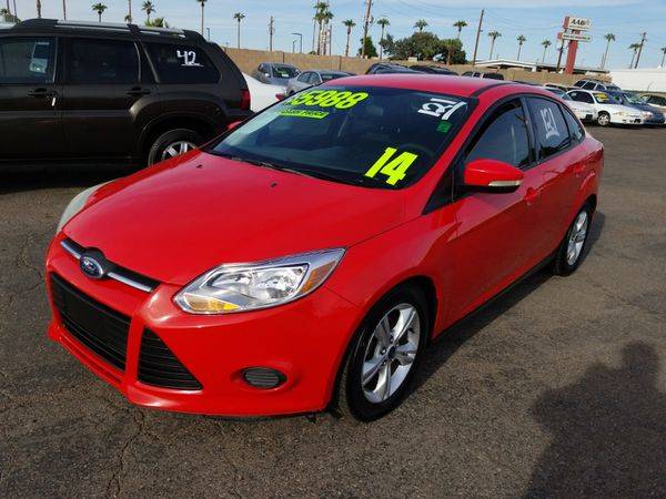 2014 Ford Focus SE Sedan FREE CARFAX ON EVERY VEHICLE for sale in Glendale, AZ – photo 2