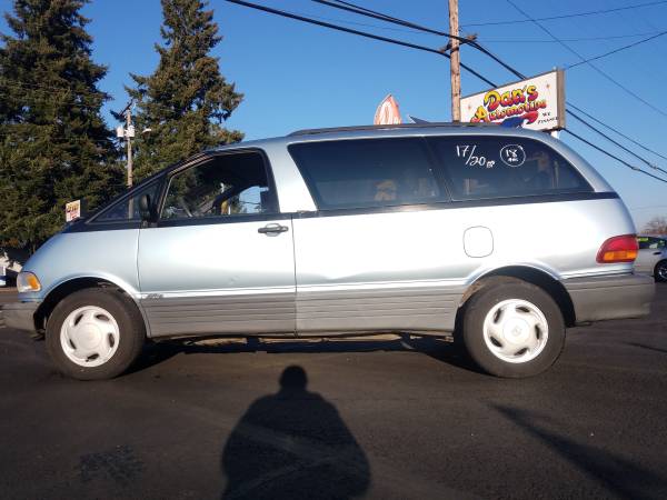 AWD Toyota Previa le AWD! Just arrived on trade! - cars & trucks -... for sale in Springfield, OR – photo 2