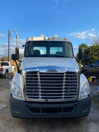 2012 Freightliner Cascadia - cars & trucks - by owner - vehicle... for sale in Austin, TX – photo 3