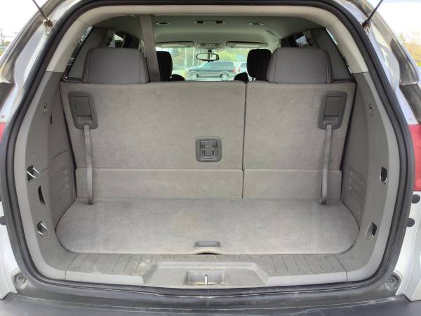 Nice! 2009 Chevy Traverse LS! 3rd Row! Reliable! for sale in Ortonville, MI – photo 18