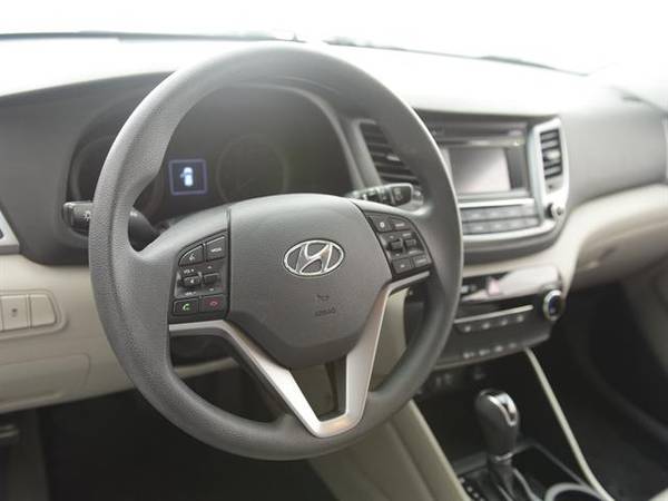 2017 Hyundai Tucson SE Sport Utility 4D suv Black - FINANCE ONLINE for sale in Detroit, MI – photo 2