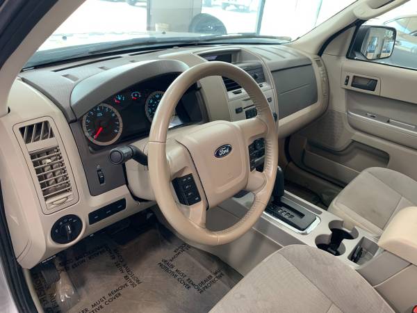2011 Ford Escape XLT - - by dealer - vehicle for sale in Springfield, IL – photo 10