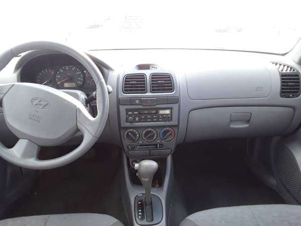 2005 Hyundai Accent sedan for sale in Minneapolis, MN – photo 13