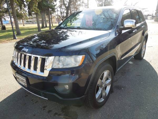 2011 Jeep Grand Cherokee Overland 4WD - cars & trucks - by dealer -... for sale in Moorhead, ND – photo 2
