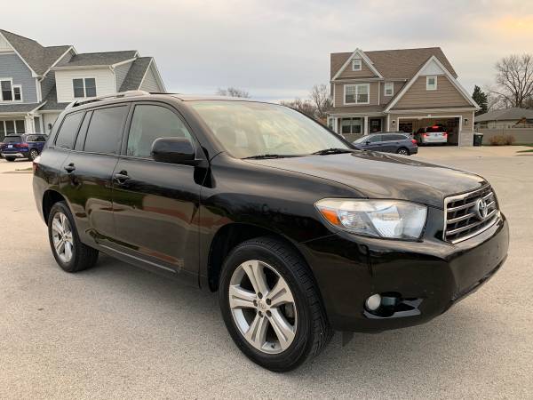 2008 Toyota Highlander Sport - cars & trucks - by owner - vehicle... for sale in La Grange, IL – photo 2