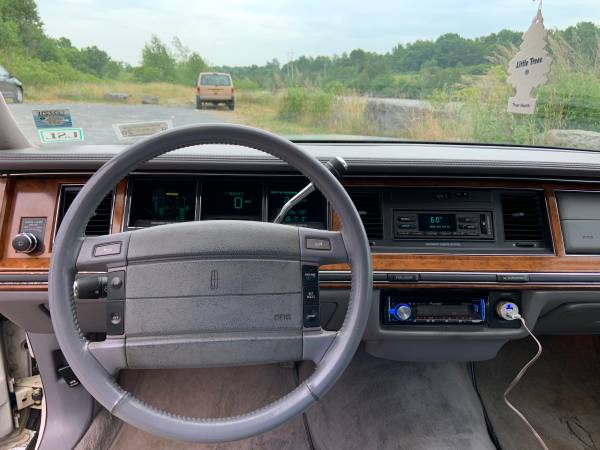 94 Lincoln town car Cartier - cars & trucks - by owner - vehicle... for sale in Carthage, NY – photo 9