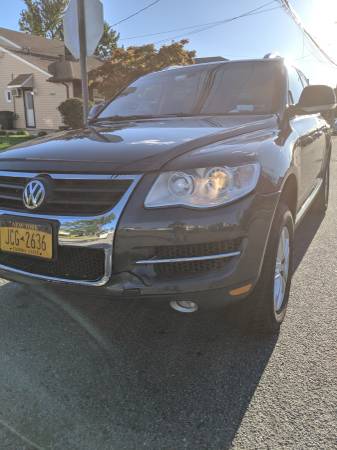 2009 Volkswagen Touareg for sale in Lawrence, NY – photo 4