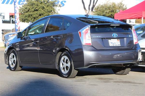 2015 Toyota Prius Three hatchback Gray - cars & trucks - by dealer -... for sale in Palo Alto, CA – photo 13
