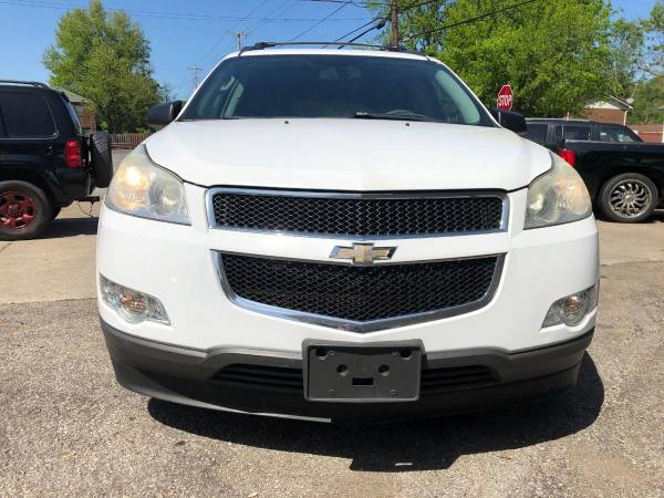 2009 Chevrolet Chevy Traverse LS AWD 4dr SUV - Wholesale Cash Prices for sale in Louisville, KY – photo 8