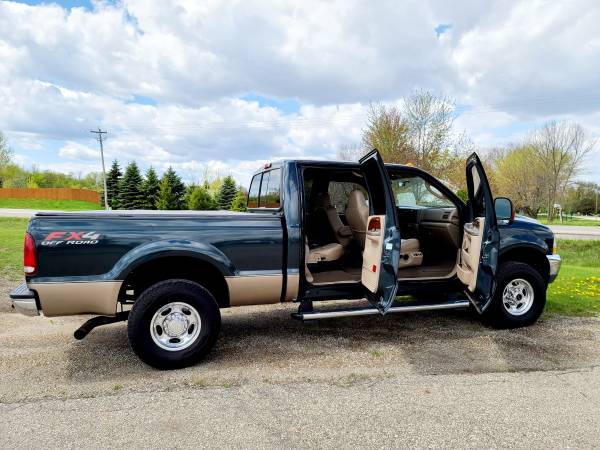 2004 Ford F-250 Super Duty Diesel - - by dealer for sale in Neenah, WI – photo 9
