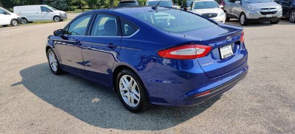 2016 Ford Fusion 4dr Sdn SE FWD - cars & trucks - by dealer -... for sale in Oconomowoc, WI – photo 5