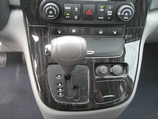 2011 Kia Sedona EX Mini-Van / 127K / Sharp! for sale in ENDICOTT, NY – photo 13