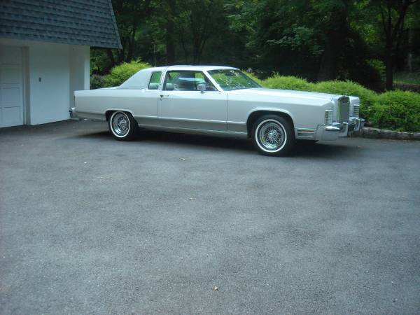 1977 Lincoln Continental Town Cp - cars & trucks - by owner -... for sale in Maryknoll, NY – photo 12