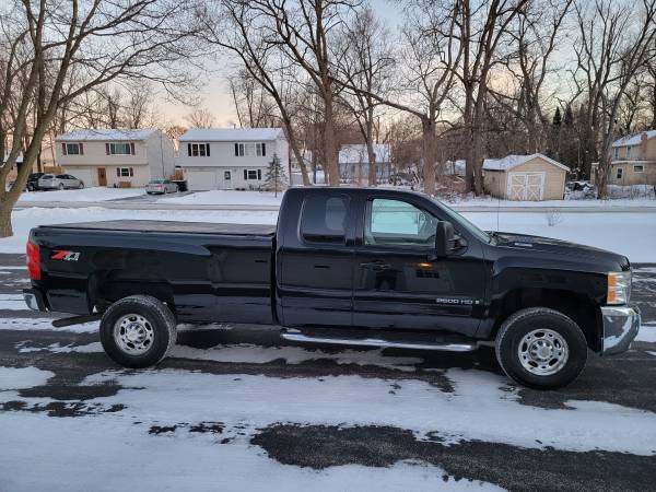 2007 Chevy Silverado 2500HD Ext LTZ Z71 4x4 loaded 8ft LB NO RUST for sale in Mchenry, WI – photo 5