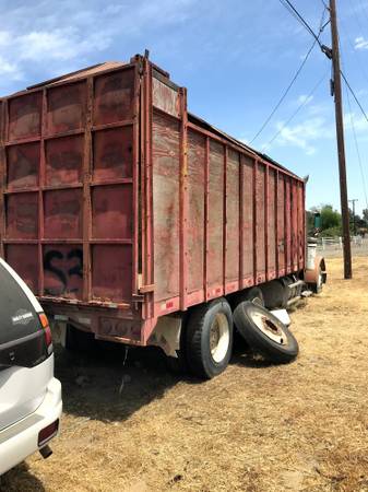 Freight Liner for sale in Lemoore, CA – photo 4