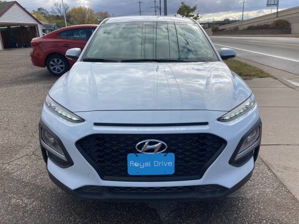 2018 Hyundai Kona SE AWD - Only 18k Miles! - cars & trucks - by... for sale in Newport, MN – photo 2