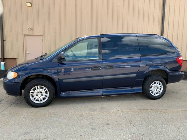 2006 Dodge Grand Caravan SE Wheelchair Van - Only 110K Miles for sale in Uniontown , OH – photo 2