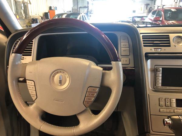2005 Lincoln Navigator for sale in Lancaster, PA – photo 6