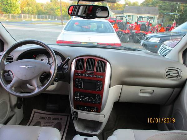 2006 Chrysler Town Country LWB 4dr Limited for sale in Belle Mead, NJ – photo 19