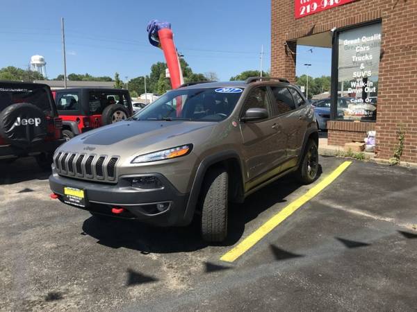 2017 JEEP CHEROKEE TRAILHAWK $500-$1000 MINIMUM DOWN PAYMENT!! CALL... for sale in Hobart, IL – photo 2