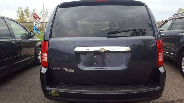2009 Chrysler Town Country Touring for sale in Marshfield, WI – photo 5