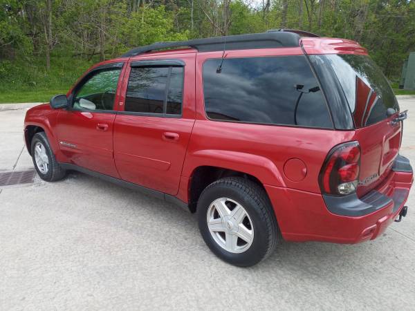 2003 Chevy Trailblazer extended 4x4 3Rd row low miles - cars & for sale in Youngstown, OH – photo 3
