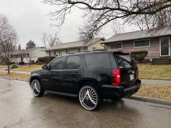 2008 Chevy Tahoe on 26 s 98k Miles for sale in Columbus, OH – photo 2