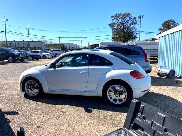2012 Volkswagen Beetle 2.5L - EVERYBODY RIDES!!! - cars & trucks -... for sale in Metairie, LA – photo 2
