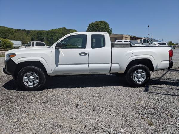 2017 TOYOTA TACOMA/CLEAN CARFAX/1 OWNER/ - by for sale in Cartersville, GA – photo 3