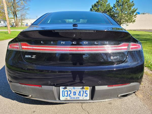 2017 Lincoln MKZ Reserve - - by dealer - vehicle for sale in redford, MI – photo 4