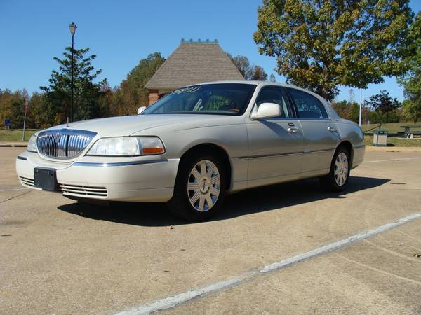 2004 LINCOLN TOWNCAR ULTIMATE 4 DOOR RUNS GREAT!! STOCK #839... for sale in Corinth, MS – photo 2