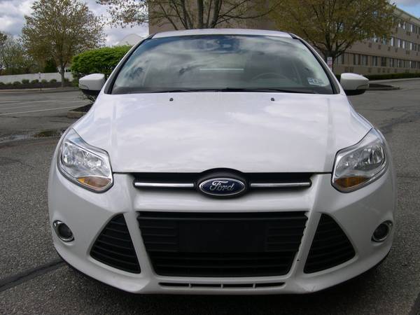 2014 Ford Focus SE 4 Door W/Leather Runs & Looks Nice - cars & for sale in Toms River, NJ – photo 2