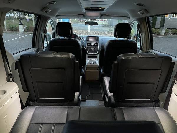 2016 Chrysler Town & Country Touring LWB with STO-N-GO/DVD/Only for sale in Gresham, OR – photo 17