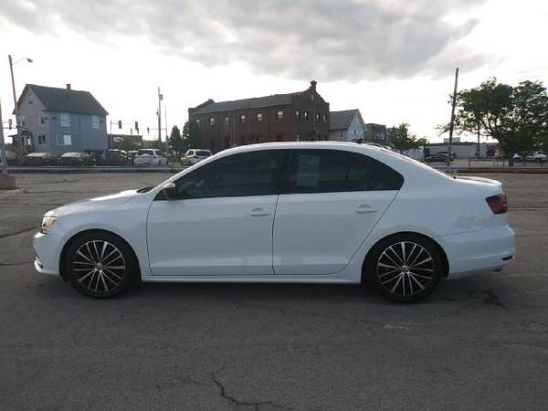 2016 Volkswagen Jetta SE 5M - cars & trucks - by dealer - vehicle... for sale in Rochester , NY – photo 4