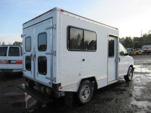 2011 Chevrolet Express 10' S/A Box Truck for sale in Portland, OR – photo 6
