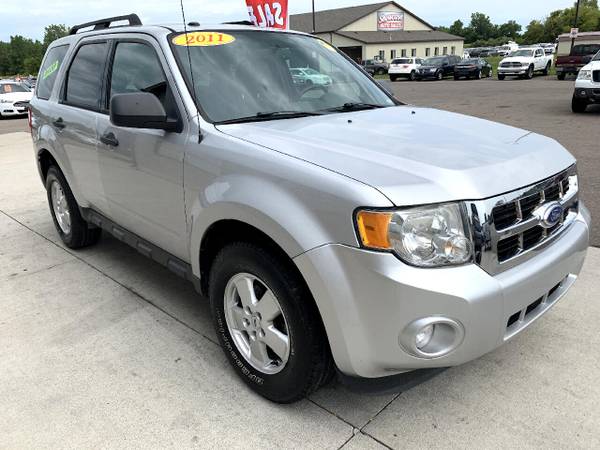 2011 Ford Escape 4WD 4dr XLT - cars & trucks - by dealer - vehicle... for sale in Chesaning, MI – photo 3