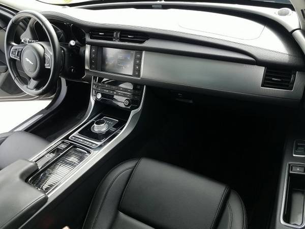 2016 Jaguar XF 35t Premium SKU:GCY20613 Sedan for sale in Katy, TX – photo 24
