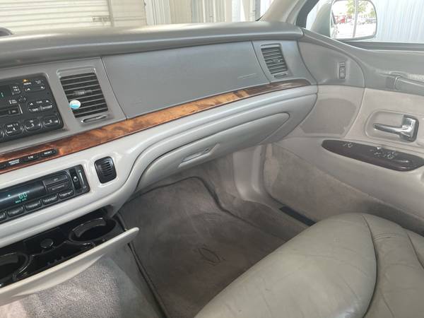 1996 Lincoln Town Car - Fresh Goodyears - Cartier Designer Series for sale in Gonzales, LA – photo 12