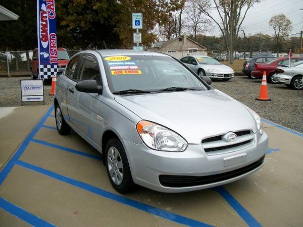 2009 Hyundai Accent GS 3-Door - cars & trucks - by dealer - vehicle... for sale in Wrightstown, NJ – photo 16