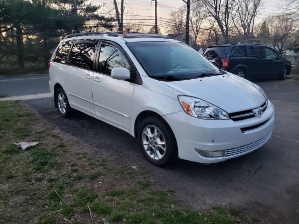 2004 Toyota Sienna XLE limited AWD for sale in Hazlet, NJ – photo 2