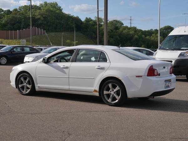 *2009* *Chevrolet* *Malibu* *4dr Sdn LT w/2LT* - cars & trucks - by... for sale in South St. Paul, MN – photo 2