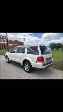 2005 Lincoln Aviator - - by dealer - vehicle for sale in Grand Prairie, TX – photo 2