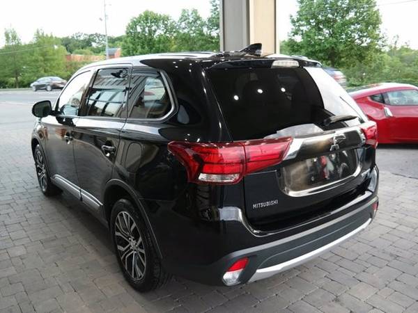 2018 Mitsubishi Outlander SE - cars & trucks - by dealer - vehicle... for sale in Murfreesboro TN, KY – photo 3