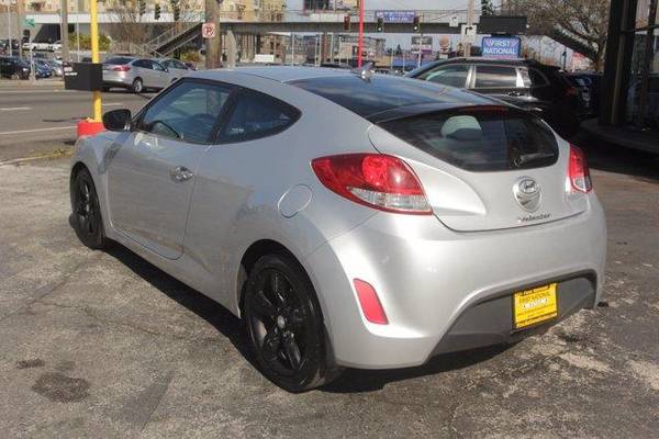 2012 Hyundai Veloster with Gray Int HABLAMOS ESPANOL! - cars & for sale in Seattle, WA – photo 3