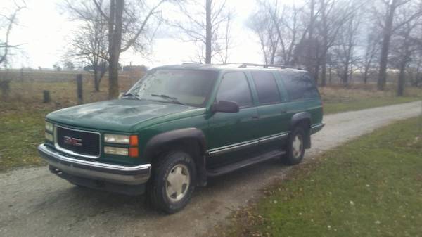 1999 GMC Suburban 1500 4x4 - cars & trucks - by owner - vehicle... for sale in Remington, IL